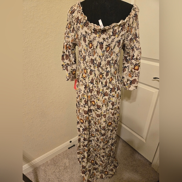 Dress - Picture 2 of 2